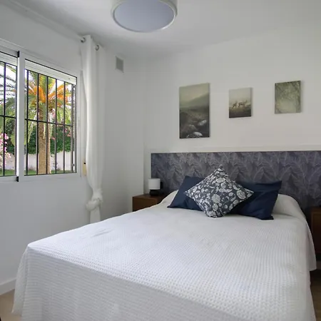 Acapulco Playa Centro Con Piscina Y Parking * Nerja