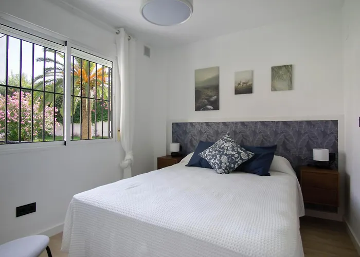 Acapulco Playa Centro Con Piscina Y Parking * Nerja